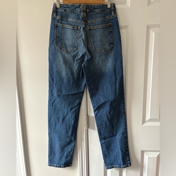 On 34th Straight High Rise Leg Jean - Picture 4 of 10